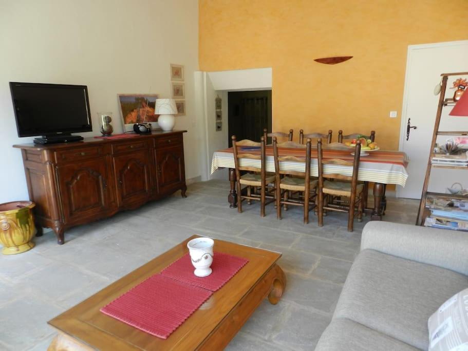 Le Maset Des Aires Avec Vue Sur Le Luberon Et Son Jacuzzi Exterieur Disponible De Juin A Mi-Septembre Maubec  Kültér fotó